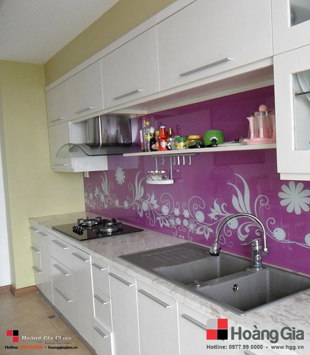 K&iacute;nh ốp bếp hoa văn đẹp cho nh&agrave; bếp
